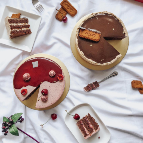 Seasonal Cakes, Rêve de Cerise ($82) and Biscoff Nöel ($78) are available on Oddle Eats for delivery.