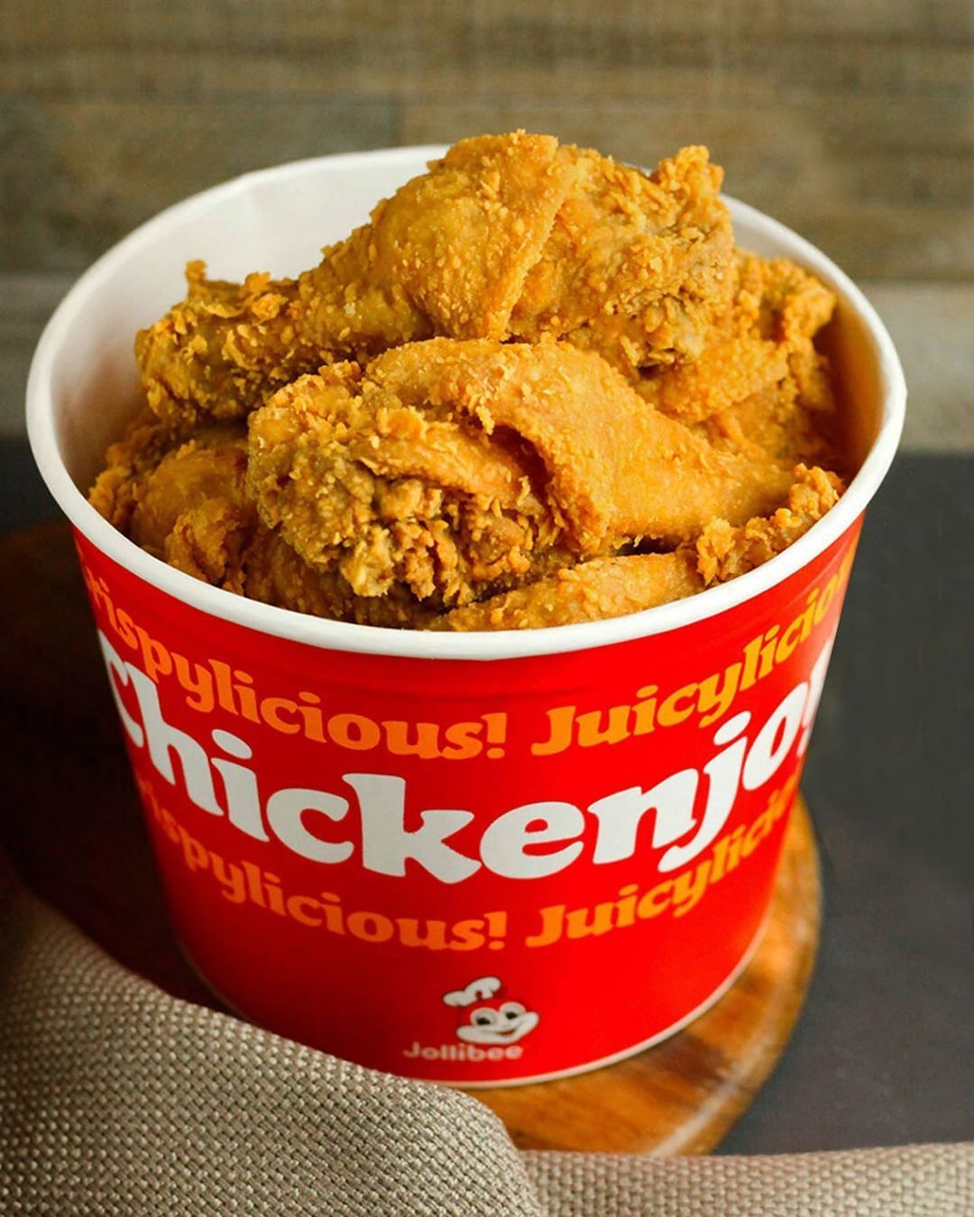 8pc Chickenjoy Bucket Ala Carte from Jollibee, delivered islandwide in Singapore powered by Oddle.  For best fried chicken delivery Singapore.