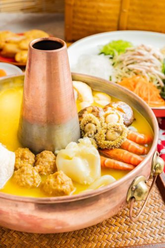 Chinese New Year steamboat: Golden Fish Maw Poon Chai Soup from Tong Xin Ru Yi Traditional Hotpot delivered islandwide in Singapore powered by Oddle.
