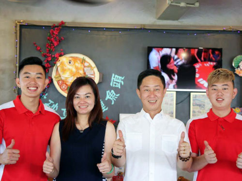 The family behind Yu Cun Curry Fish Head. Yu Cun Curry Fish Head, delivered islandwide in Singapore powered by Oddle