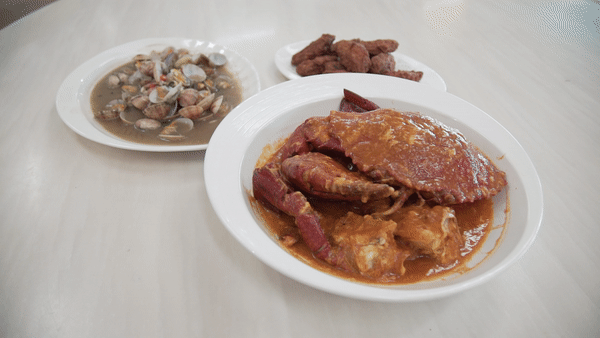 Chilli Crab, Stir Fried La La and Prawn Paste Chicken from Ban Leong Wah Hoe, delivered islandwide in Singapore powered by Oddle.