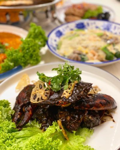 Signature Black Pepper Crab from House of Seafood, with islandwide delivery in Singapore powered by Oddle. What to eat in Punggol.