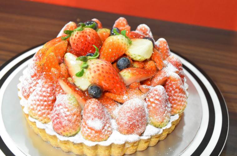 Cafe Ma Maison Strawberry Tart, delivered islandwide in Singapore powered by Oddle. For dessert delivery Singapore.