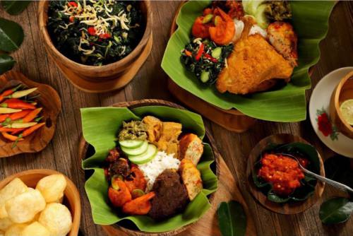Family Feast by Istimewa Nasi Padang, delivered islandwide in Singapore powered by Oddle. For Hari Raya Haji food delivery 2021 and halal food delivery.